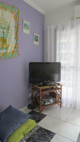 Apartamento Guaruj� Enseada Com Wi-fi, Varanda, 2 Quartos, 2 Banheiros