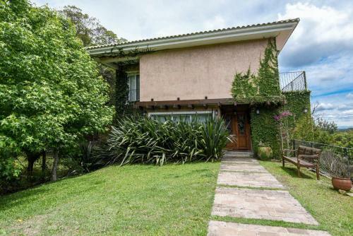 Rosa Casa Dos Pinheiros