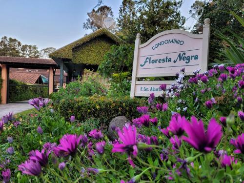 Agrad�vel Apartamento Pr�ximo Ao Lago Negro - Gramado
