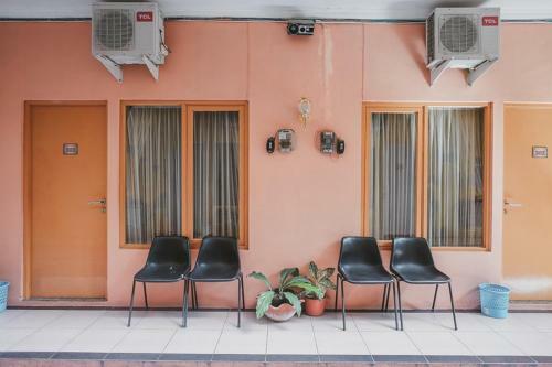 Hostal Reddoorz Near Plaza Ambarukmo