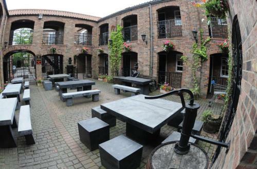 Posada The Exchange Coach House Inn