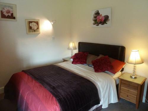 Oakenholt Farm Bed And Breakfast