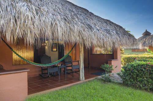 Hotel The Resort At Majahua Palms