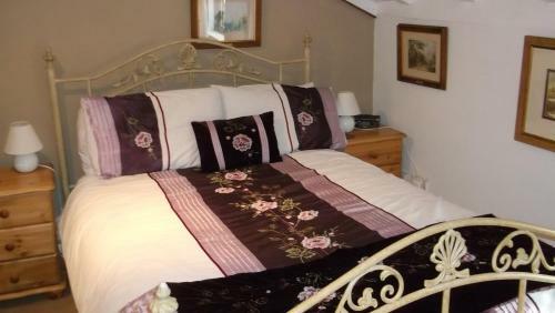 Holly Tree Cottage Bed And Breakfast