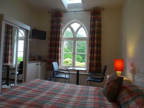 Hostal Undercliff Guest House