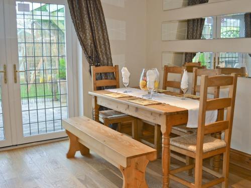 4 Alveston Pastures Cottages