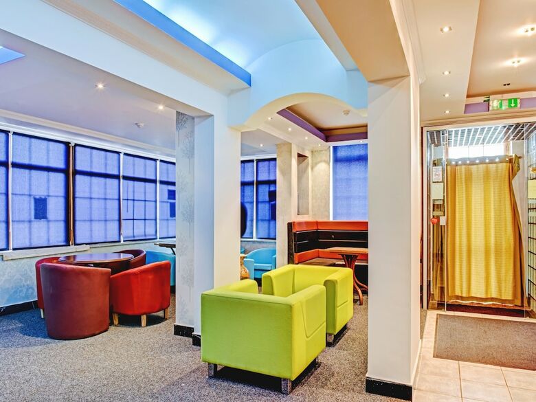 Hotel Oyo Shilton Inn