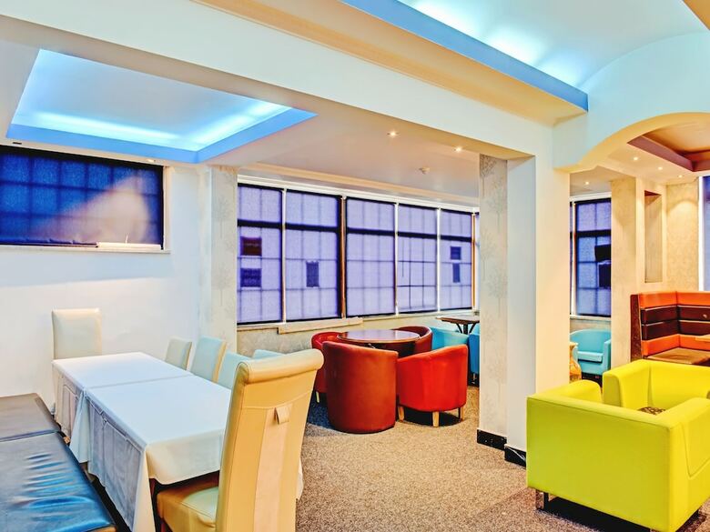 Hotel Oyo Shilton Inn