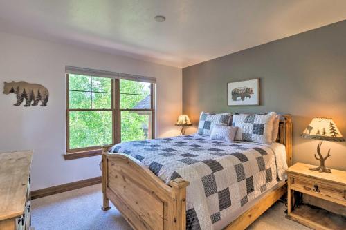 Updated Family Getaway With Hot Tub And Ski Shuttle!