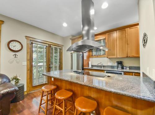 Ridge Street Chalet B Townhouse