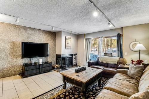 Claimjumper Condo Unit 23