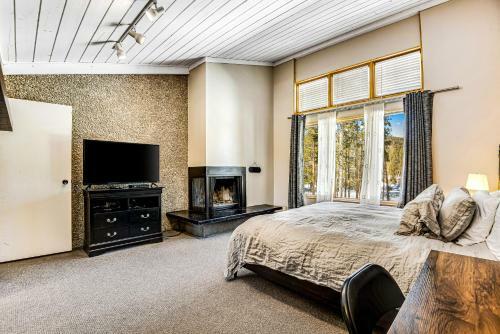 Claimjumper Condo Unit 23