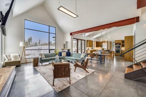 Modern Alpine Escape Home