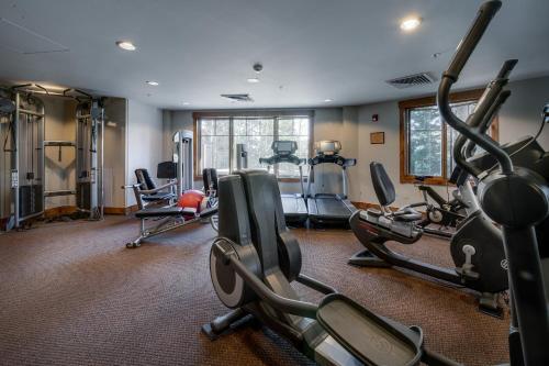 Mountain Thunder 5110 Snowflake Condo Ski In Great Breck Location