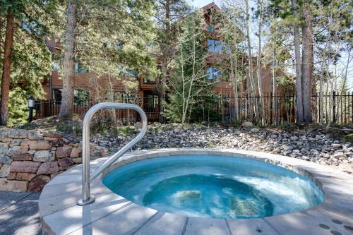 Mountain Thunder 5110 Snowflake Condo Ski In Great Breck Location