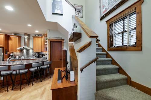 Ridge Street Chalet Home A Historic District Charm