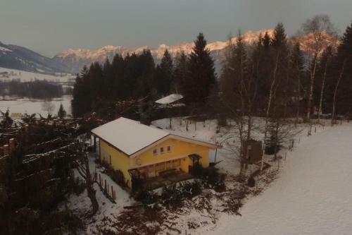 Gro�es Ferienhaus In Ruhiger Lage - Wlan B. 9 Per.