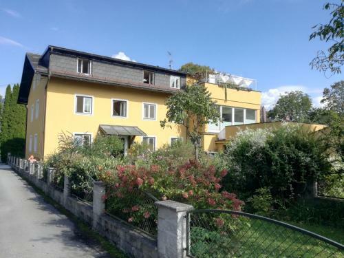 Junker's Apartments