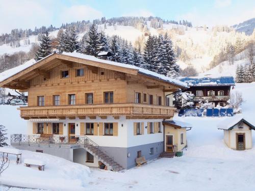 Ravishing Apartment In Saalbach-hinterglemm With Ski Storage