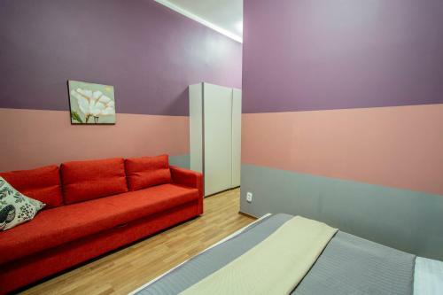 Ruzova Apartment By Ruterra