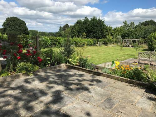 Prestwick Oak - Open Plan 2 Double Ensuite Rural Oak Framed House Sleeps 4 Plus Aonb