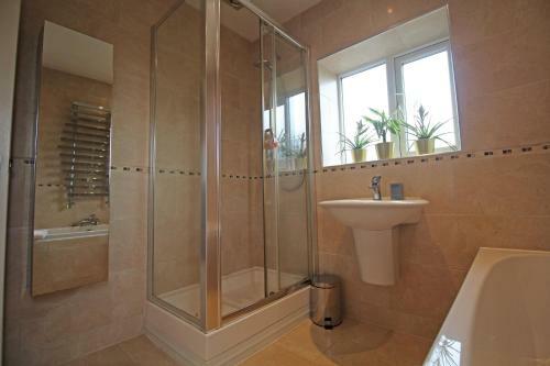 Queens Road - Luxury Spacious Home In Chester
