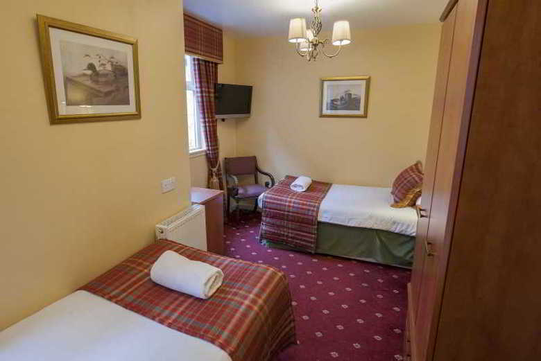 Loch Kinord Hotel