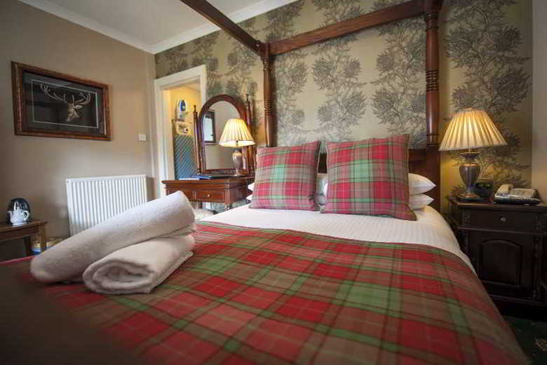 Loch Kinord Hotel
