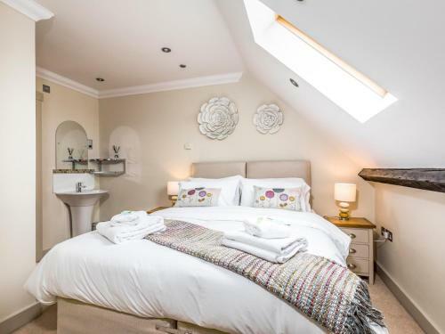 Pass The Keys Cheerful, Newly Refurbished 3 Bedroom Home