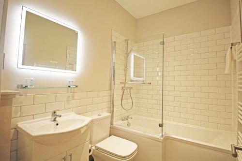 Hunters Walk - Luxury Central Chester Apartment - Free Parking