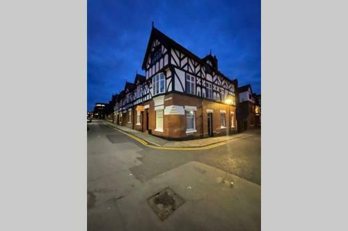 Boutique City Centre Apartment With Parking