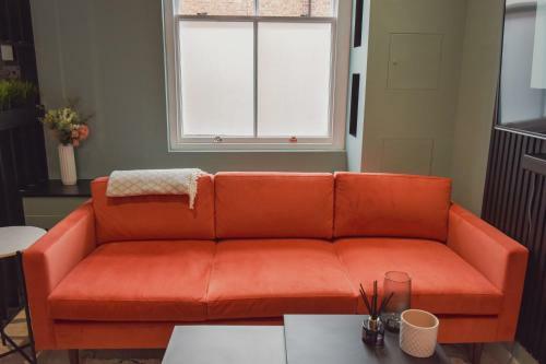 Central Stays - Luxury 3 Bedroom House In Central Chester