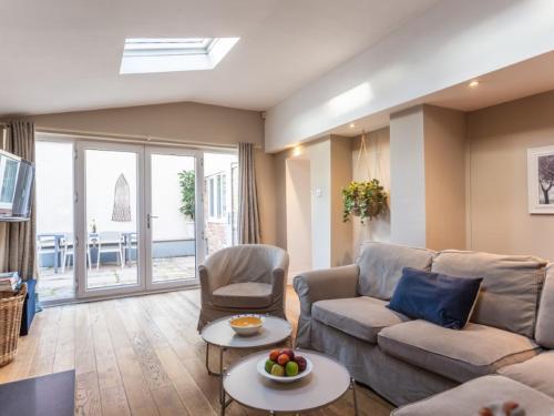 Pass The Keys Stunning Coach House - 4 Bed, Sleeps 8
