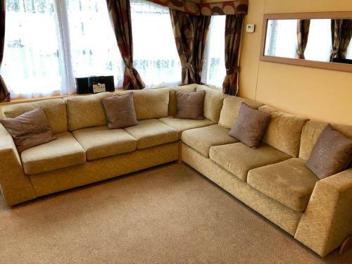 Caravan In The Cotswolds