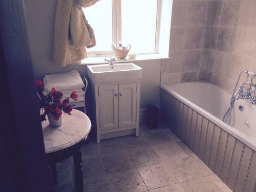 Scarlett Rose Cottage