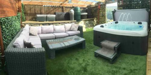 Snowdonia Village Hot Tub And Great Views