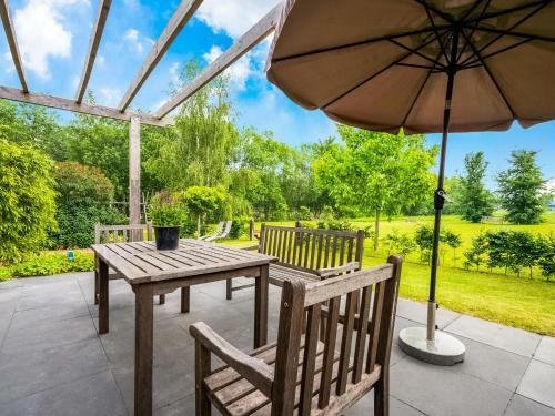 Pretty Holiday Home In Vroomshoop With Garden