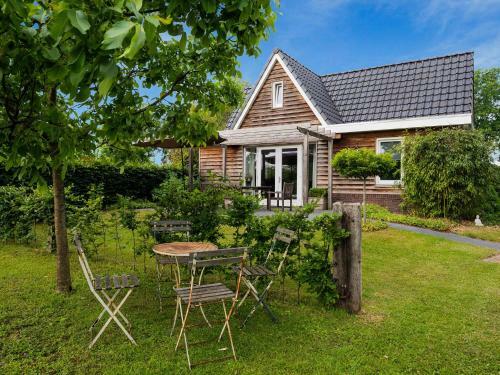 Pretty Holiday Home In Vroomshoop With Garden