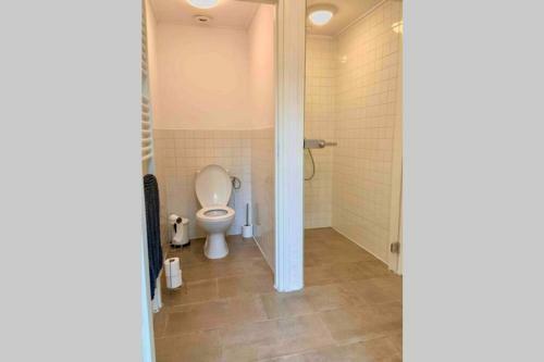 Spacious And Modern Apartment Warmond