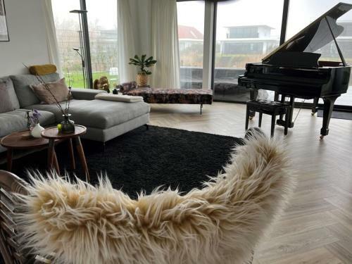 Luxury Villa In Zeewolde At The Waterfront With Jetty