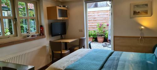 Hostal Near The Beach