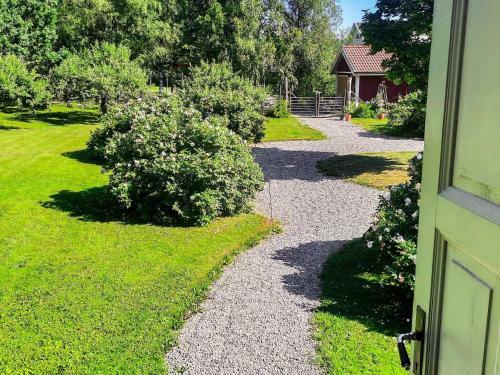 Holiday Home �rebro