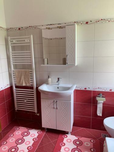 Hostal Krystal Romuli