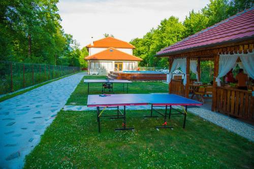 Hostal Pensiunea 2 A-mici