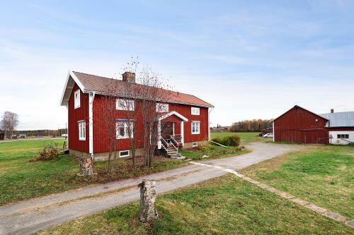 Charming Old 3br House W/ Open Location Near Pite� And Markbygden