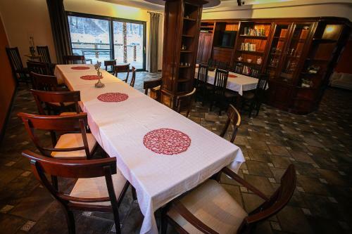 Hostal Vila Dino