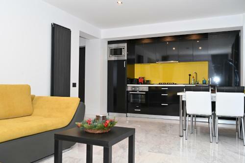 R&b Apartments