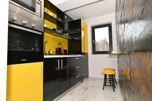 R&b Apartments