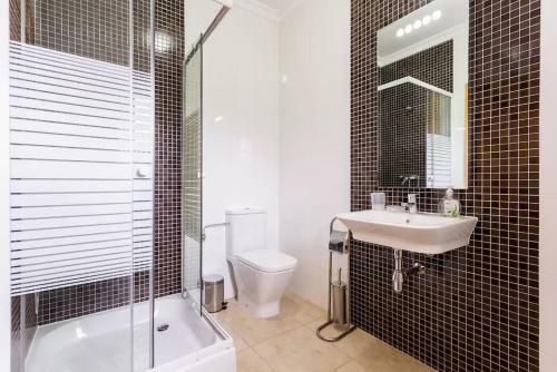 Health Approved Apartment With Ac, Terraces And Pool