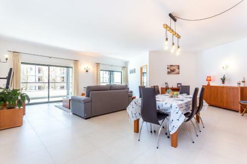 Large Family Apartment - Marina Park